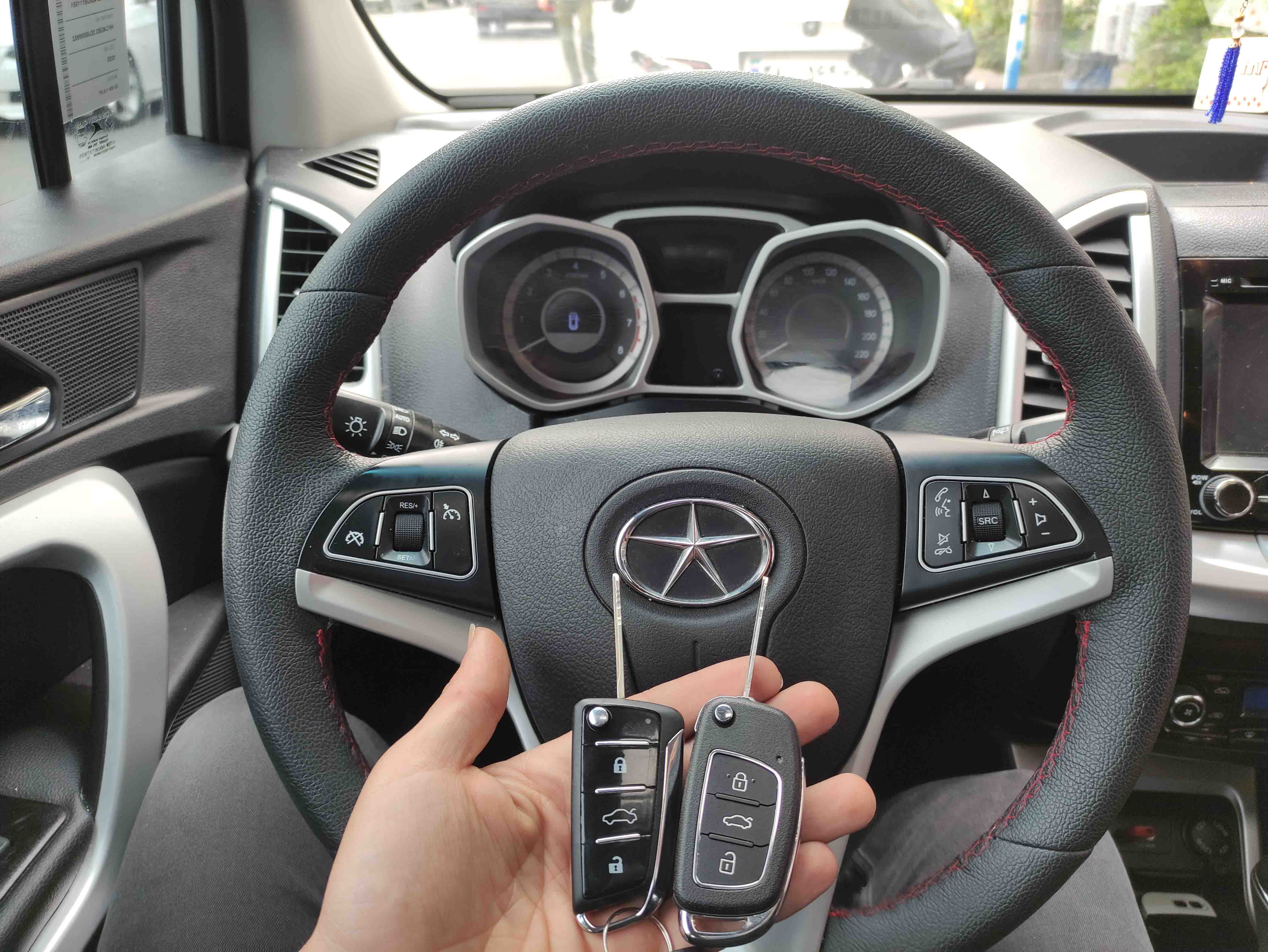 ساخت سوئیچ ریموت یدک برای خودروی جک اس 3 با طرح انتخابی مشتری در سعادت آباد