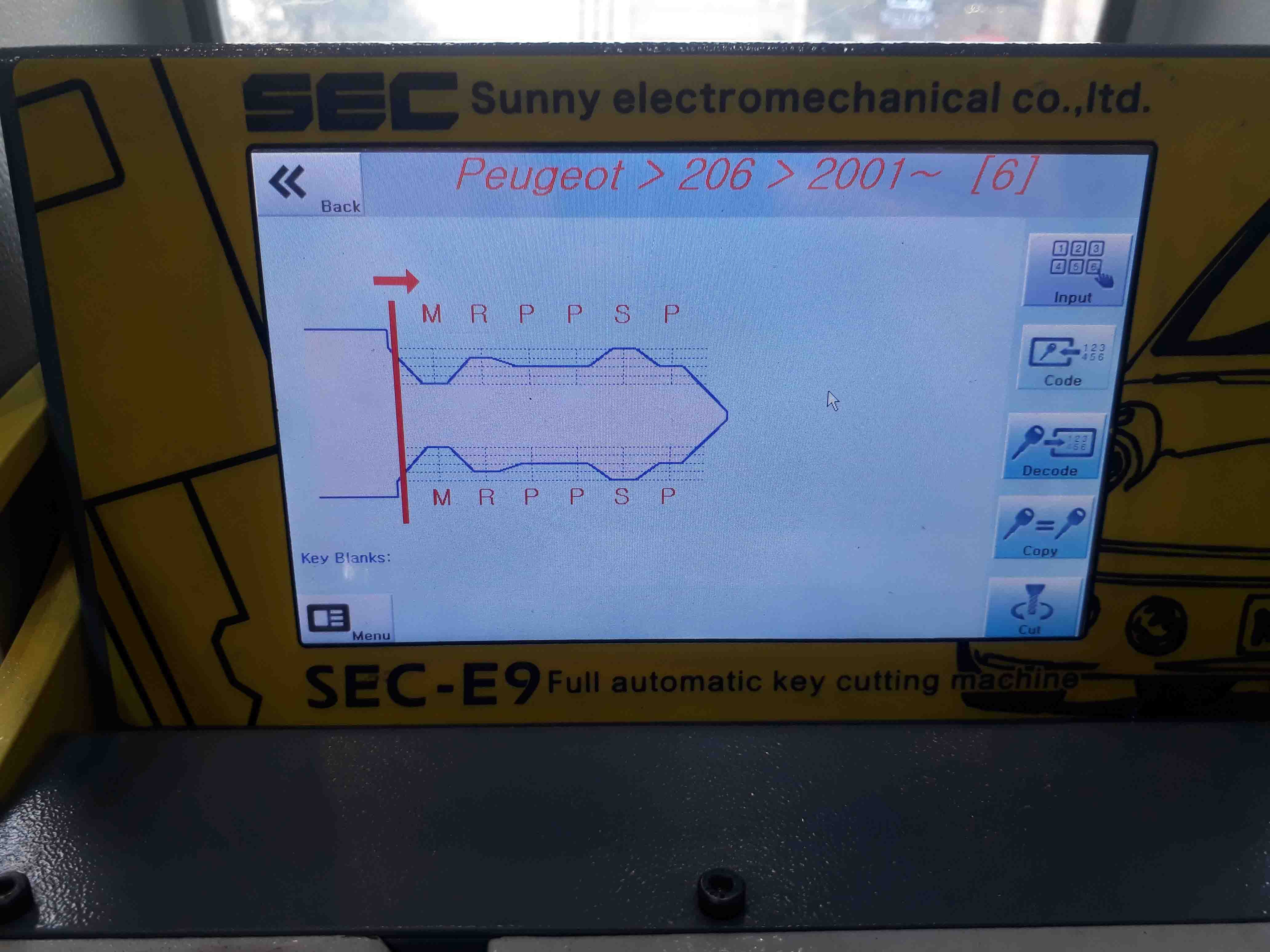 ساخت کلید برای خودروی پژو 206 با استفاده از دستگاه CNC سعادت آباد